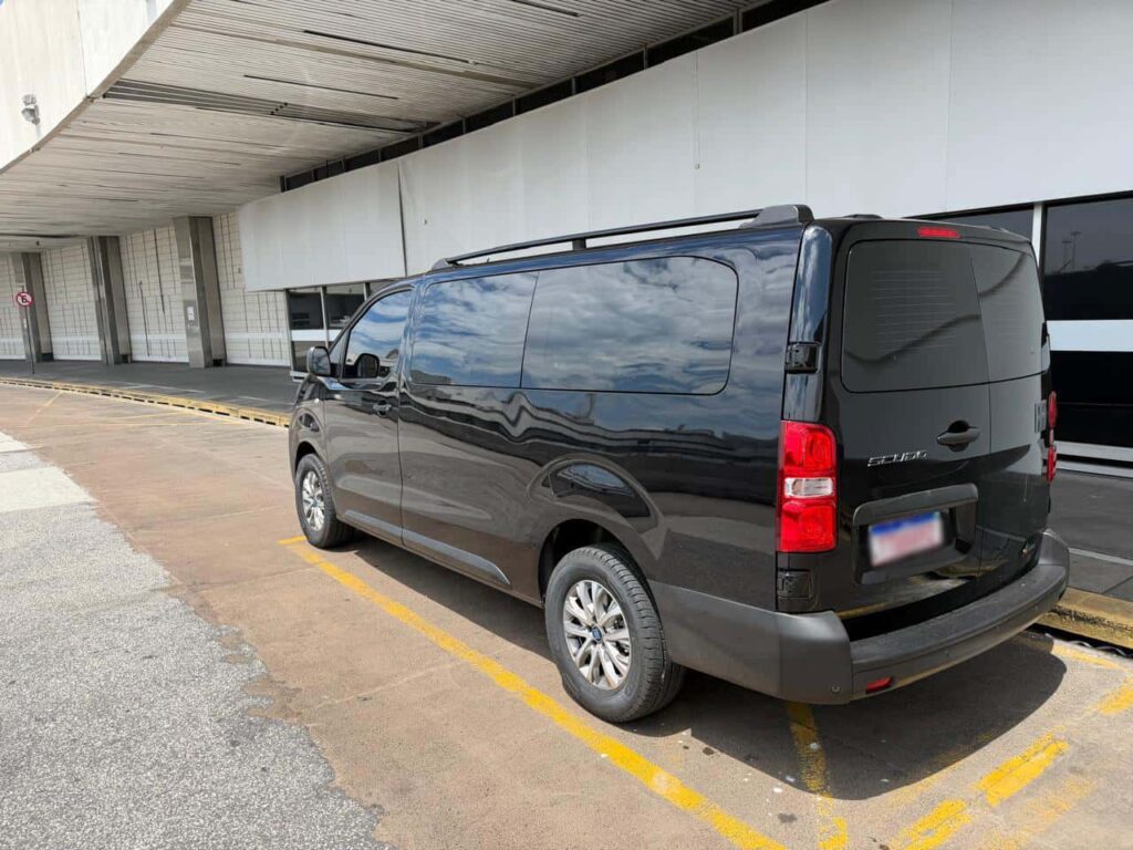 Mini van blindada rj